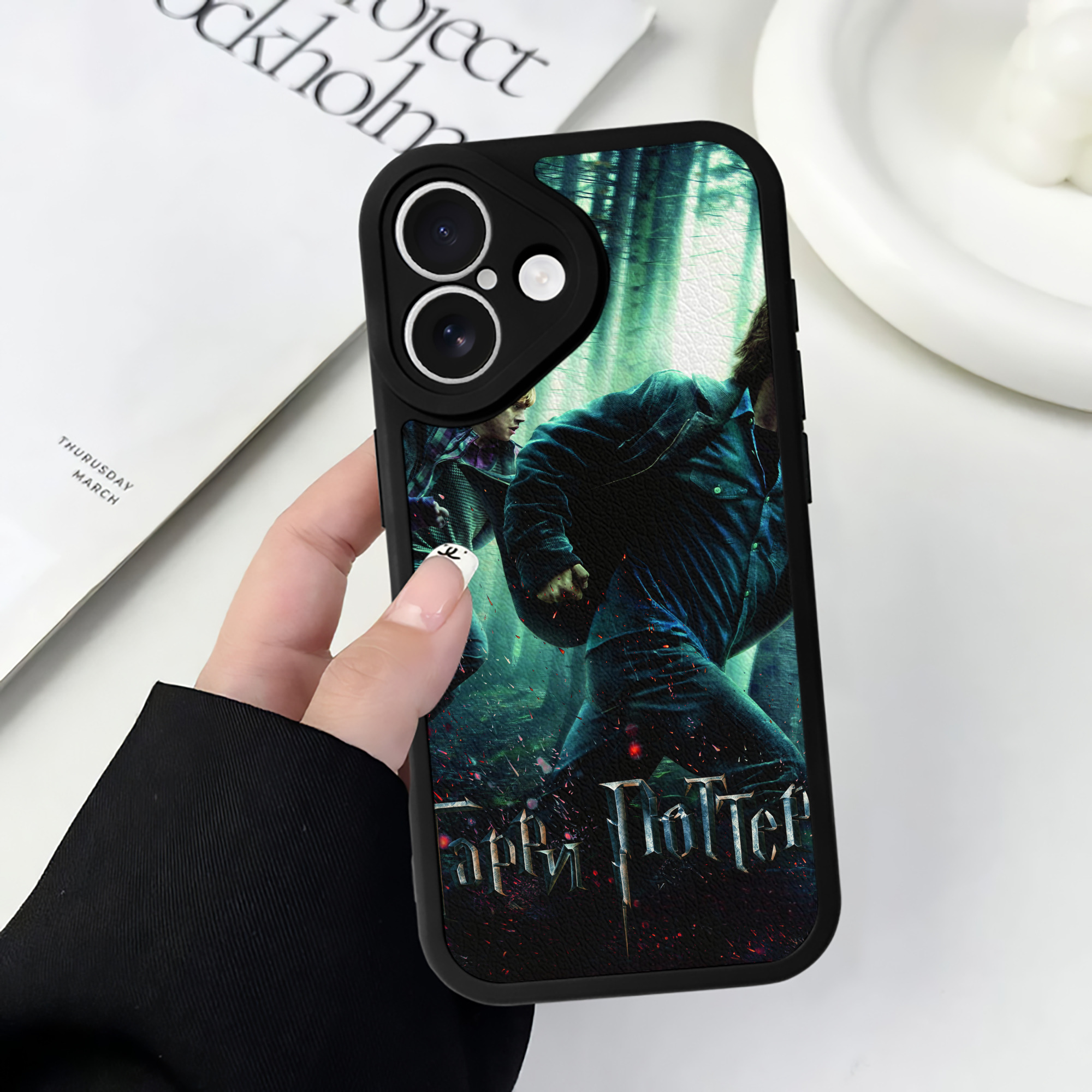 （画像用） Harry Potter ハリー・ポッターシリーズ 【iPhone 16シリーズ対応】シリコンスマホケース（レザー調） 材質：シリコン